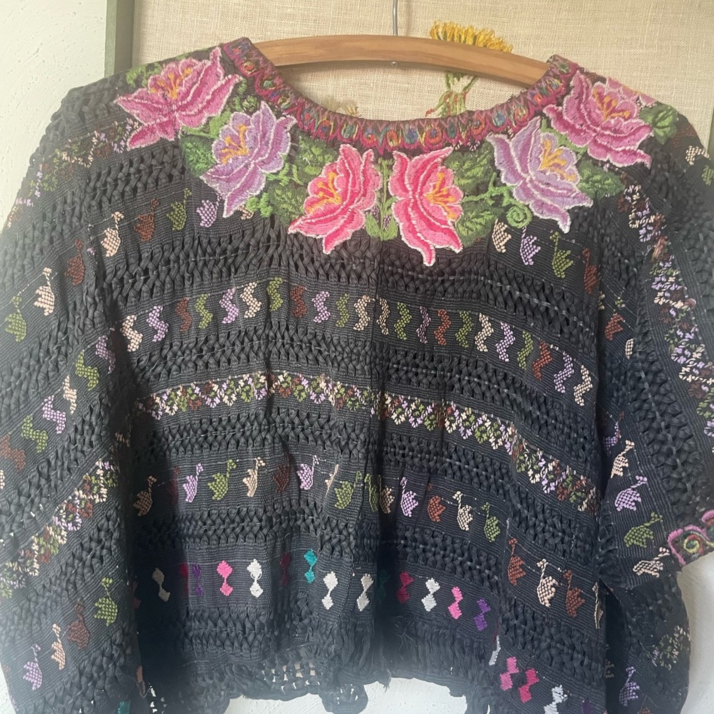 Vintage Guatemalan hulipi top